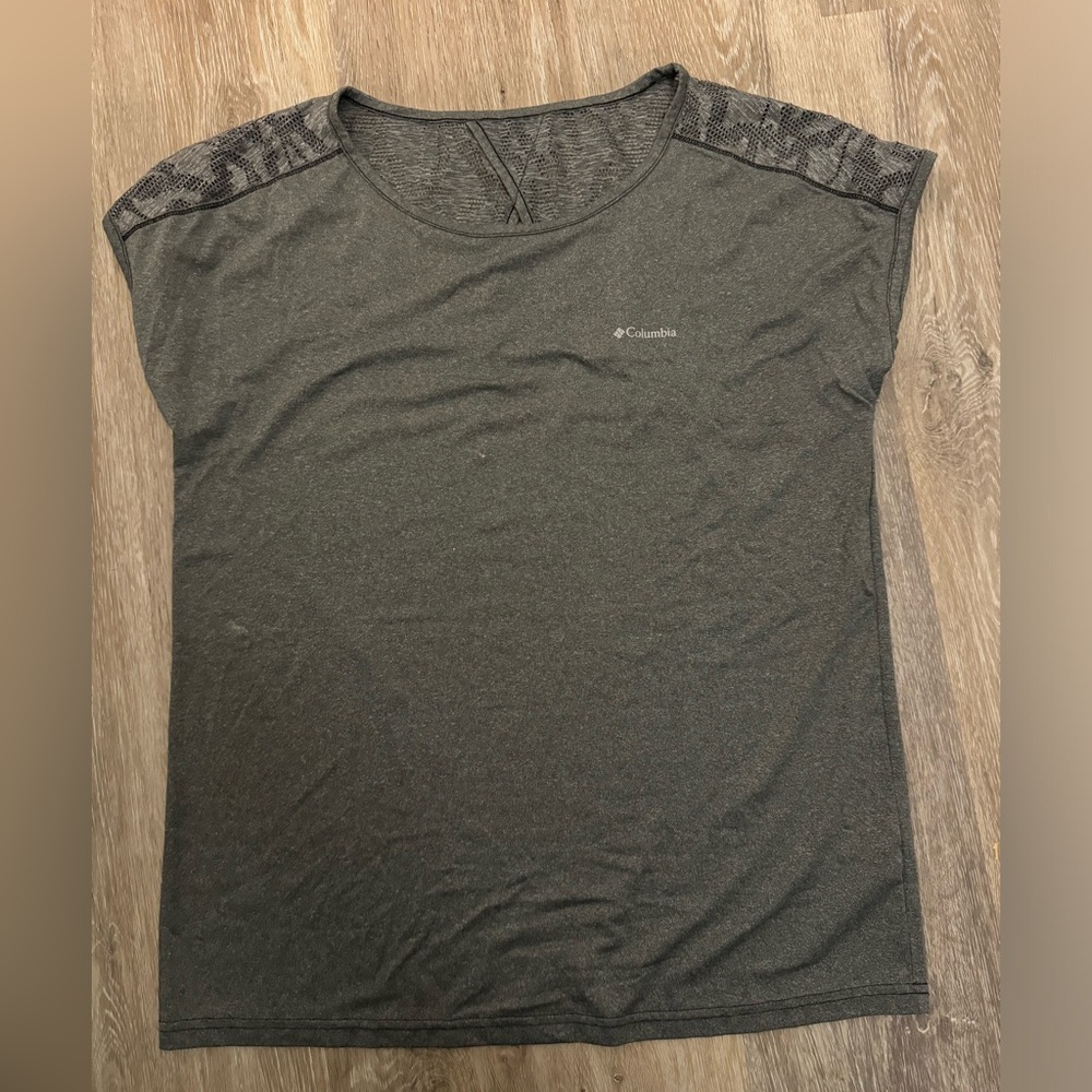 Columbia active shirt